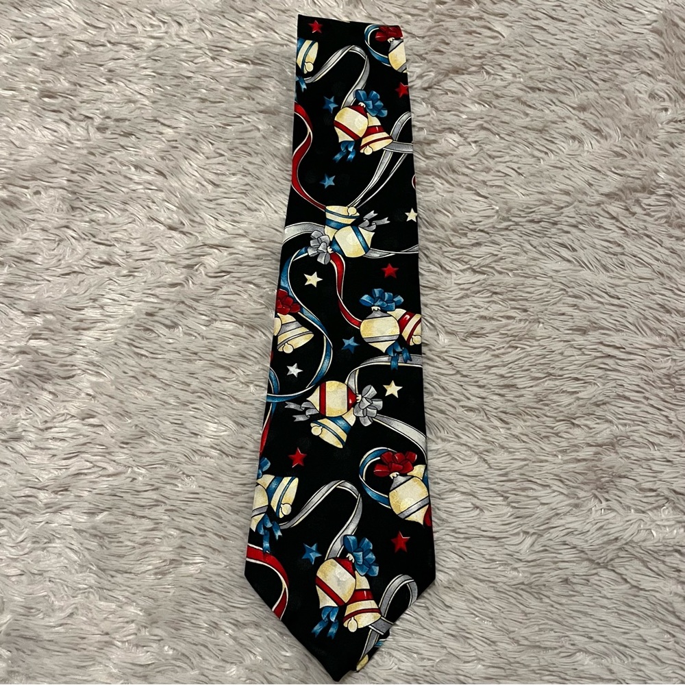Oscar de la Renta 100% silk Christmas bell tie